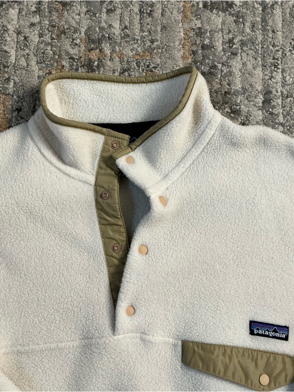 Patagonia Cream Snap-Button Synchilla Pullover with Olive Trim! EUC! SZ L - Picture 3 of 9